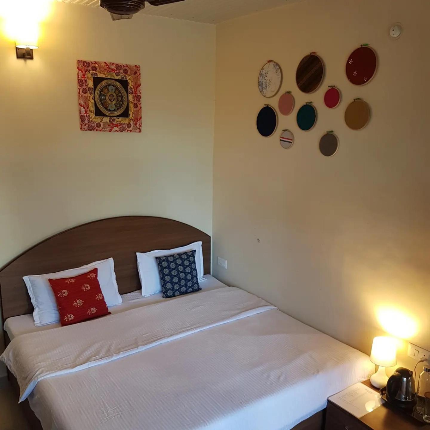 Aditya Homestay Bir-Billing Surrounded By Mountains Екстериор снимка