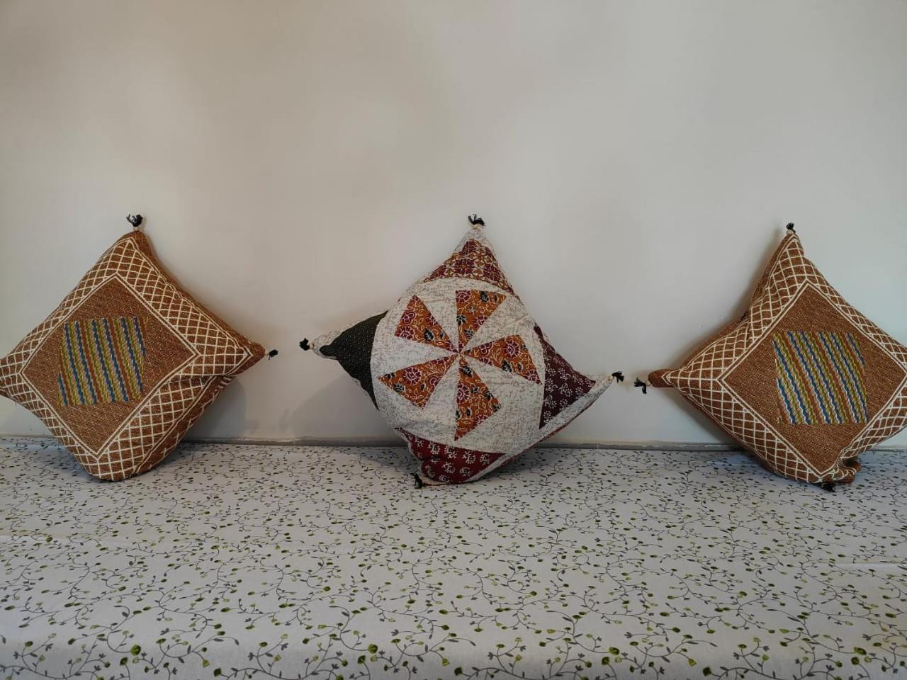Aditya Homestay Bir-Billing Surrounded By Mountains Екстериор снимка