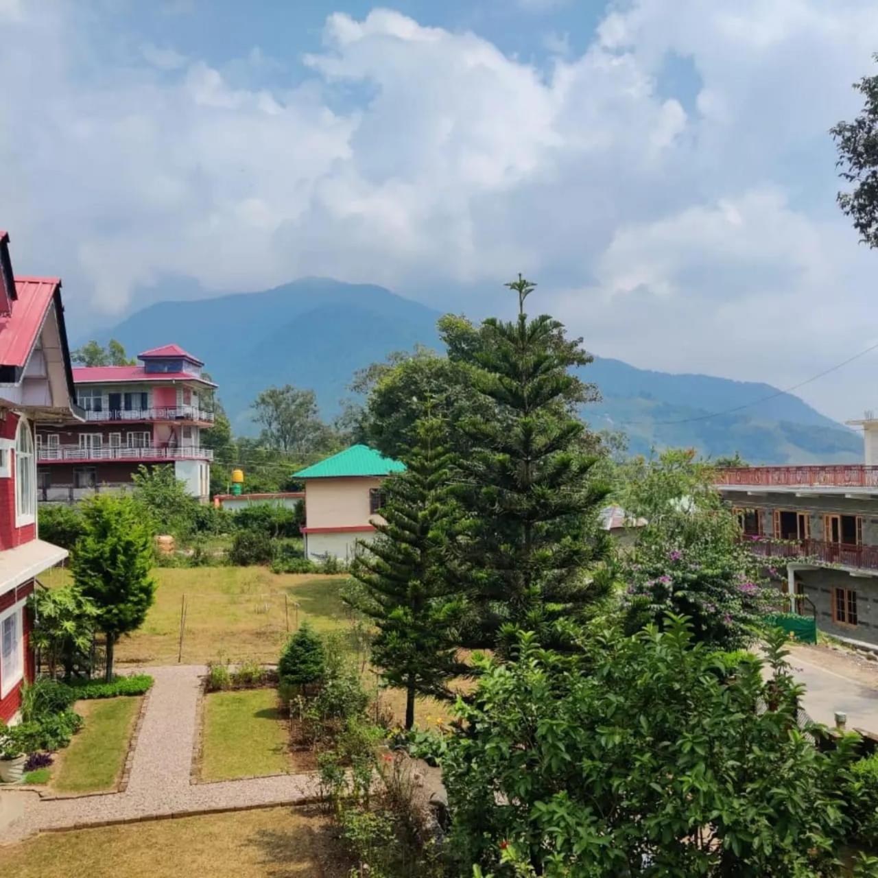 Aditya Homestay Bir-Billing Surrounded By Mountains Екстериор снимка