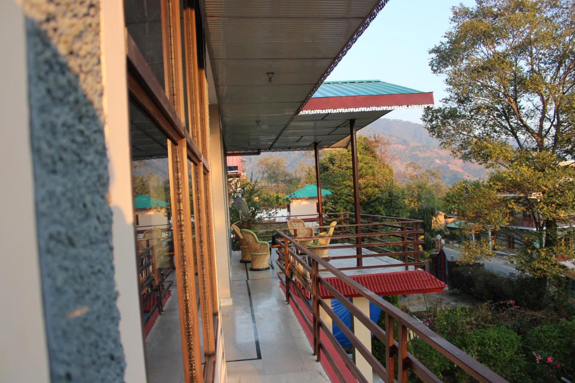 Aditya Homestay Bir-Billing Surrounded By Mountains Екстериор снимка
