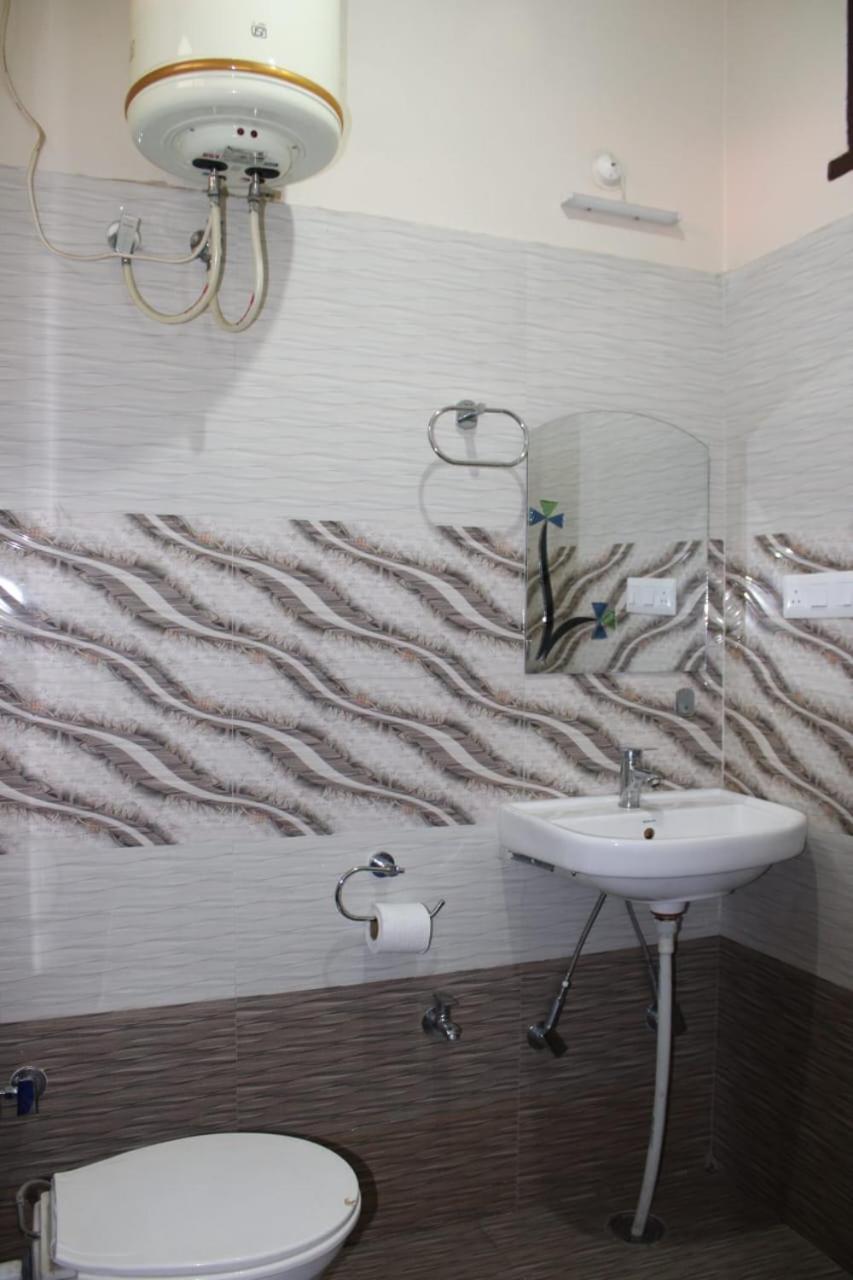 Aditya Homestay Bir-Billing Surrounded By Mountains Екстериор снимка